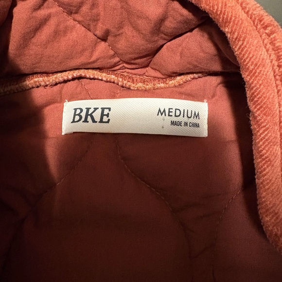 BKE Women's Rust Quilted Sleeveless Vest - Picture 8 of 10